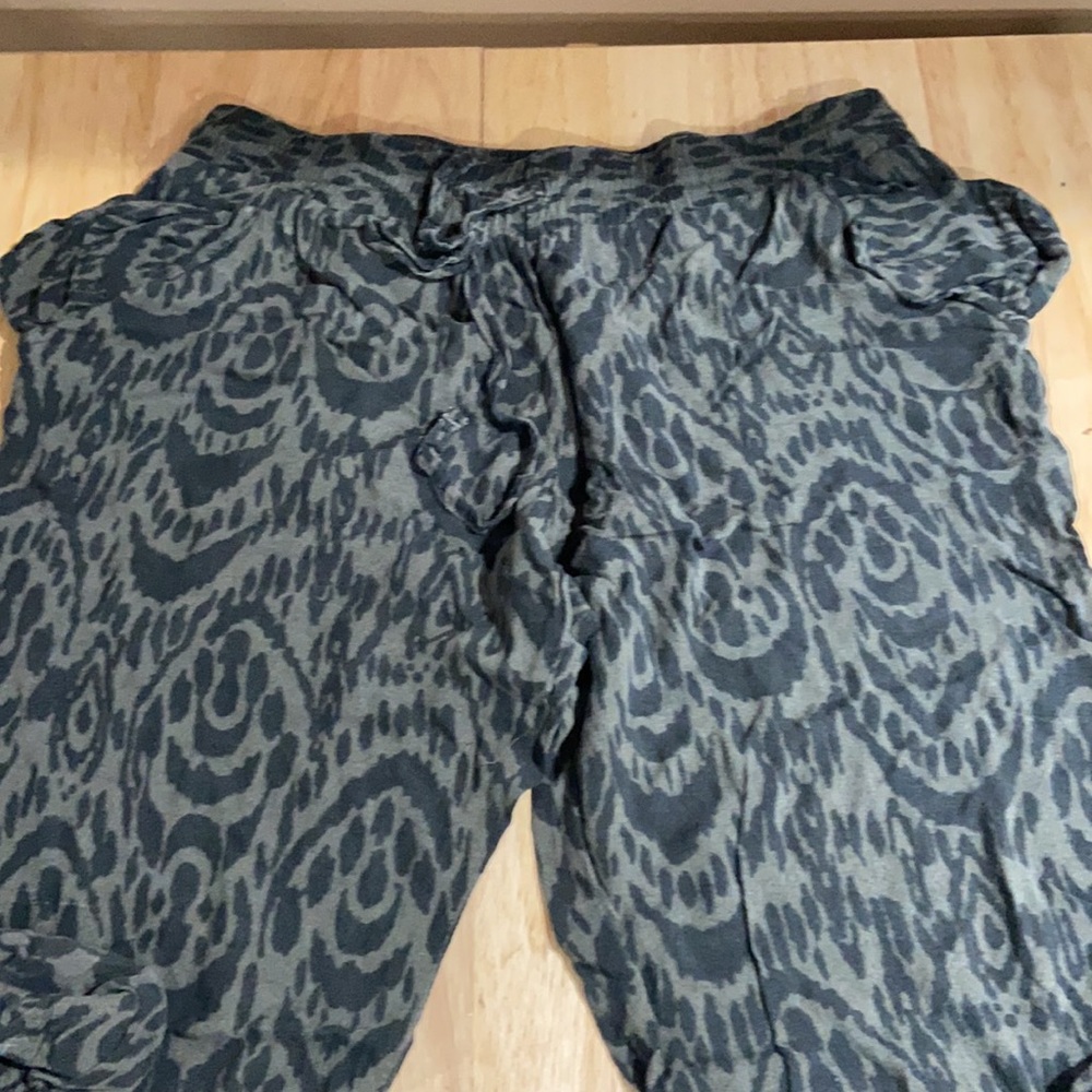 Leopard Patterned - Picture 2 of 4